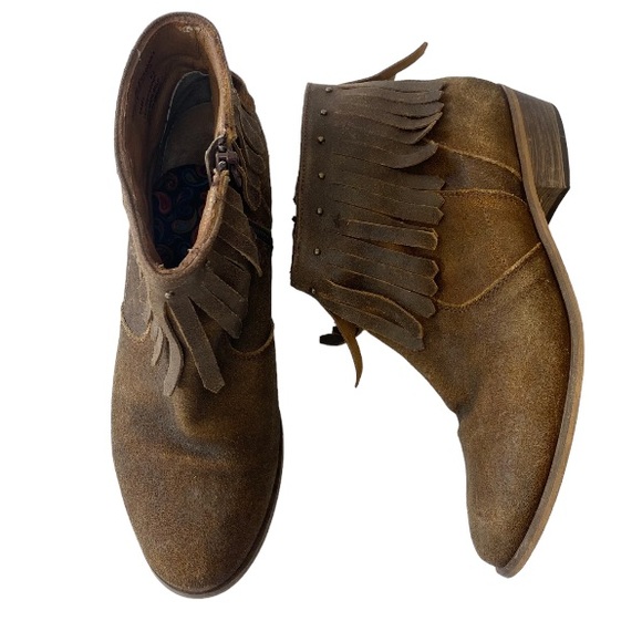 Minnetonka Fringe Studded Booties - Picture 2 of 13